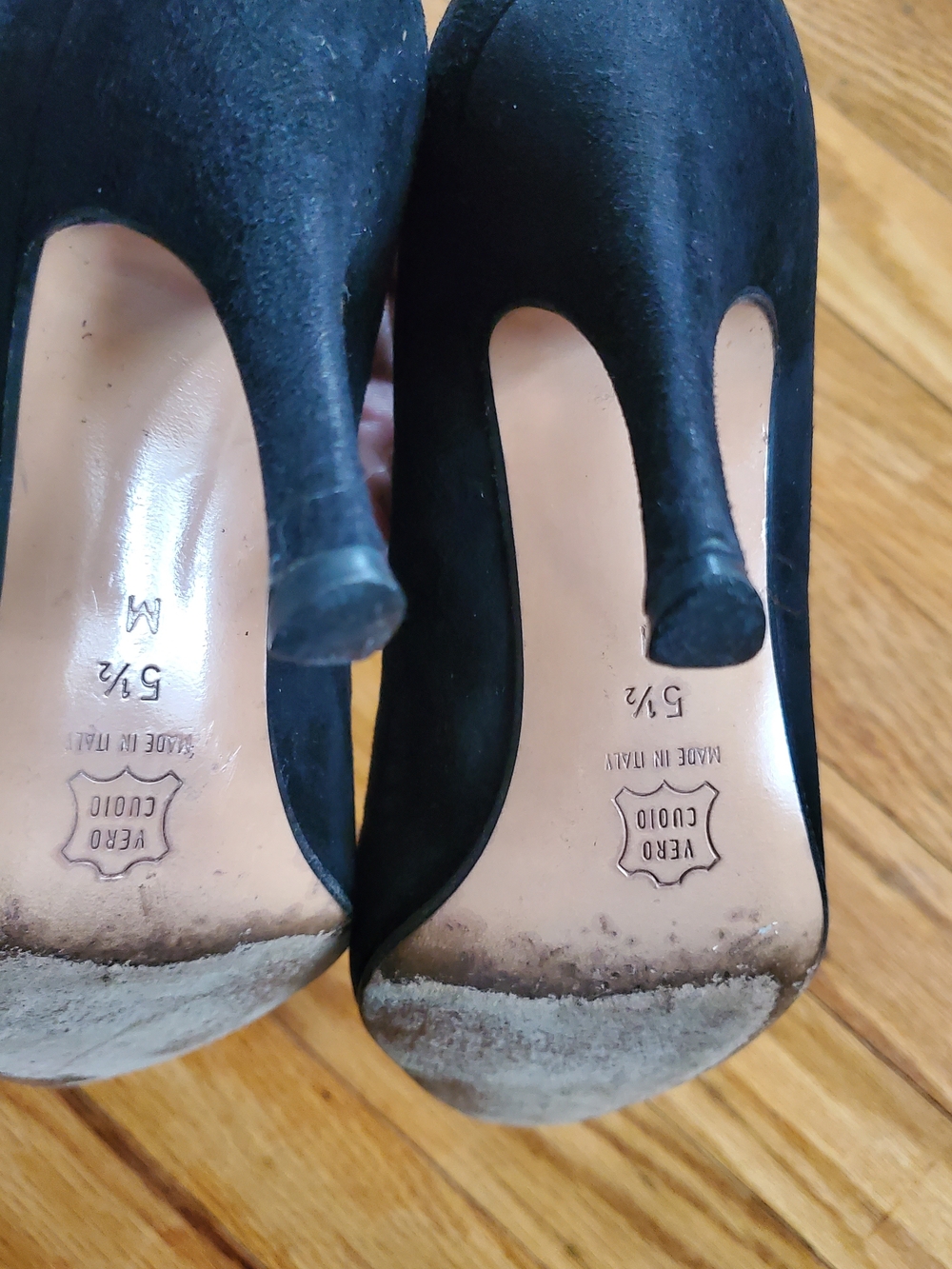 Vintage Bally Women's Two-Tone Suede Leather Pumps - Black and Red Womens Sz 5.5 - Picture 4 of 12